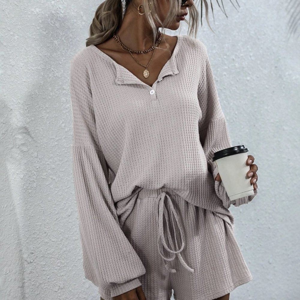 😍SO COZY! Beige flowy sleep set size medium - Picture 2 of 4